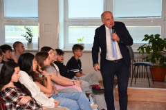 743ab2a5-18b7-4c90-a549-a06194664378