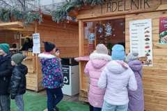 8bfa5328-7f7d-4728-97f8-8fb2a42ce279